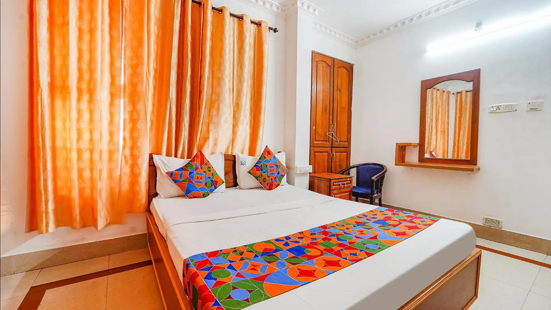 Fabexpress Majestic Inn location